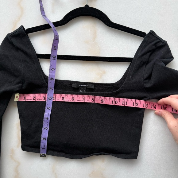 Black Stretchy Material Long Sleeve Crop Top - Picture 4 of 4